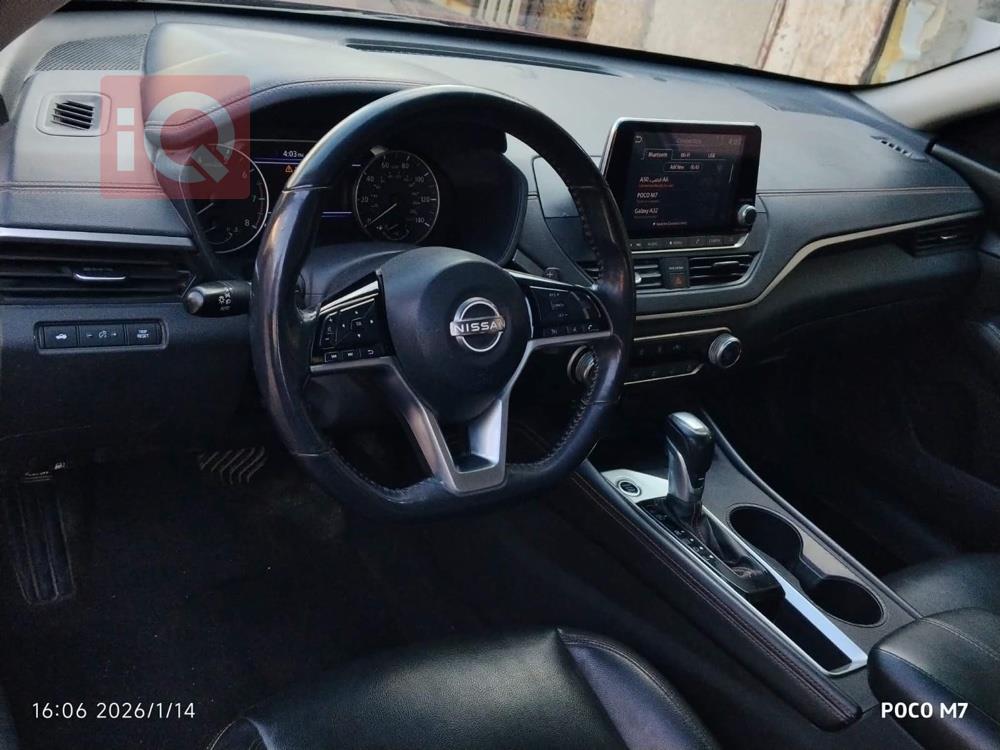 نيسان ألتيما